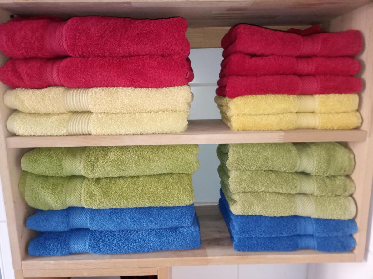 Familiensuite, Zwei Zimmer, Mitbenutzung Von Kuche Und Bad Rott Eksteriør billede